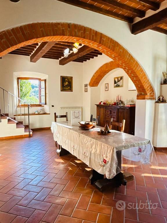 Villa di 1250 m² con più di 5 locali a Arezzo - Vista 6