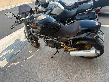 Vedo Ducati Monster 900IE