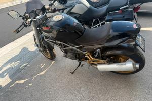 Vedo Ducati Monster 900IE