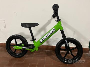 BICICLETTA STRIDER 12 SPORT DI COLORE VERDE