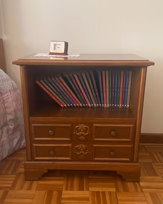 Coppia comodini vintage in legno