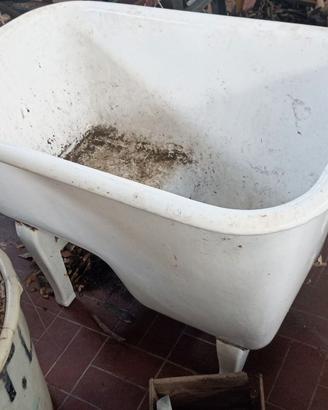 Vasca bagno con piedini smontabili smaltata