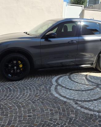ALFA ROMEO STELVIO Q4 – TOTAL BLACK IMPIANTO GPL