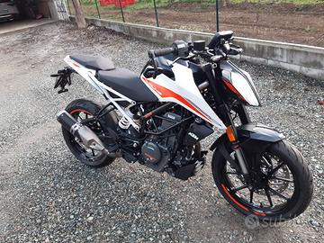 KTM duke 390