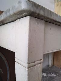 tavolo in legno e marmo