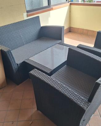 Set divano + poltrone + tavolino in rattan