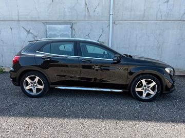 Mercedes GLA 200 d Automatic 4MATIC Premium — AMG 