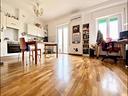 stazione-app-to-con-balcone-vista-panoramica