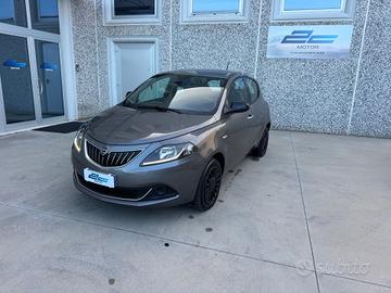 Ypsilon 1.0 FireFly 5 porte S&S Hybrid Silver