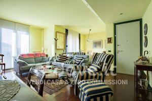 Appartamento di 120 m² con 3 locali e box auto dop