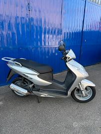 Scooter honda Dylan 125