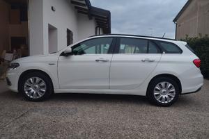FIAT TIPO 1.6 AUTOMATICA FULL OPTIONAL 