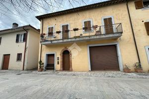 CASA SEMINDIPENDENTE A SELLANO