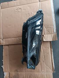 faro anteriore dx Skoda Octavia 2021