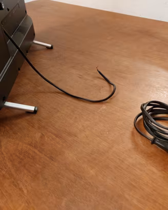 TV LED 22" United LED22X26 – Per pezzi di ricambio
