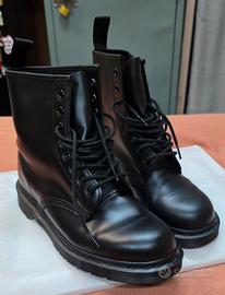Dr. Martens Stringati 1460 Mono Black 43