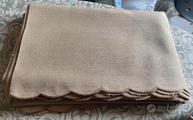 Copritavolo rettangolare    -    COME NUOVO