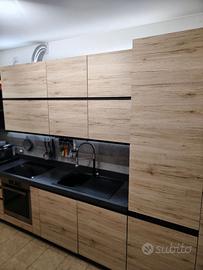 Cucina moderna angolare + Tavolo allungabile