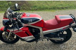 Suzuki gsx 1100 r