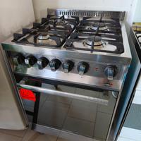 Cucina a Metano con forno elettrico ventilato