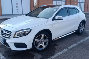 Mercedes Benz GLA 180 sport AMG 