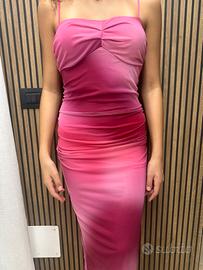 Vestito con sfumature rosa