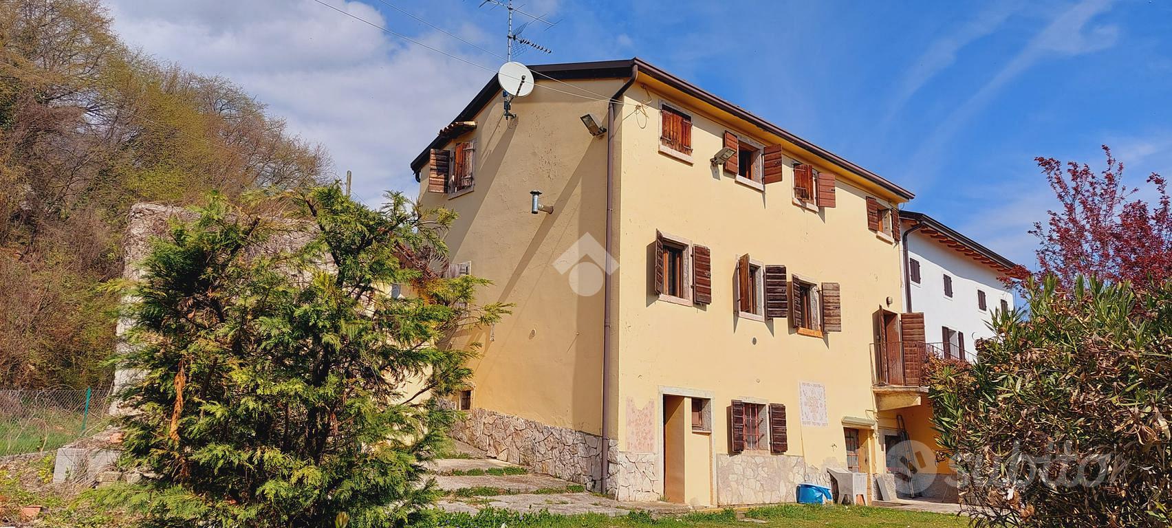 RUSTICO A CAPRINO VERONESE - Vista 2