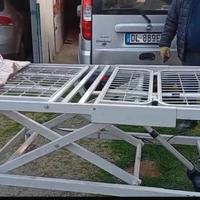 Letto con rete mobile