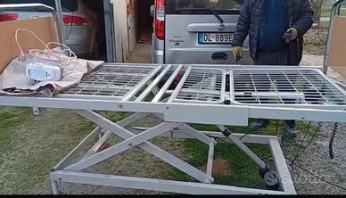 Letto con rete mobile