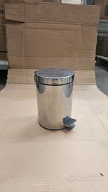 Pattumiera in acciaio con pedale