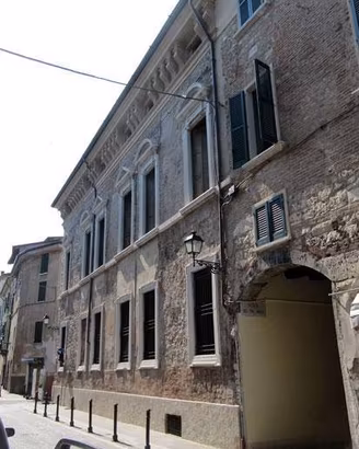 Palazzo / Stabile di 1000 m² a Brescia