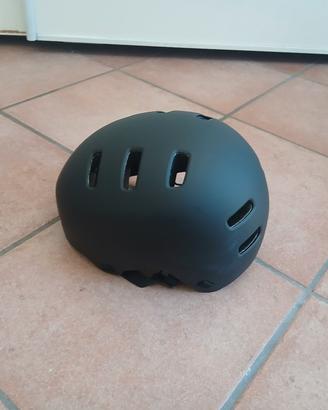 Casco per Monopattino / Bicicletta taglia 54/58