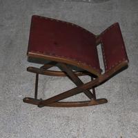 Poggiapiedi a dondolo antico