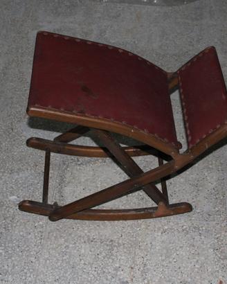 Poggiapiedi a dondolo antico