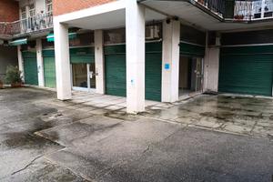 Negozio 160 m quadri col magazzino 360