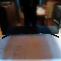 TV Samsung schermo 85 cm in diagonale 