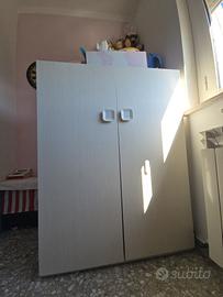 Armadio cameretta con luci led e specchio. 