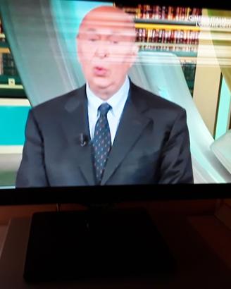 Televisore Samsung 24" con telecomando
