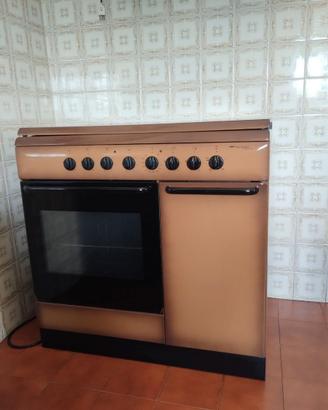 Cucina gas , stufa legna