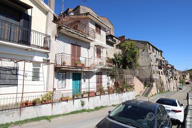 4 LOCALI A TORRITA TIBERINA