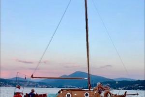 barca motorsailer in legno
