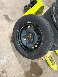 4 Cerchi originali e Pneumatici estivi twingo