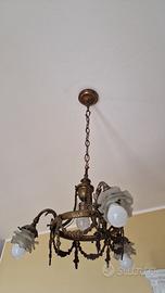 Lampadario antico in bronzo con paralumi