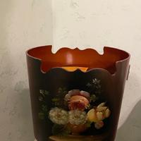 Vaso in legno dipinto a mano