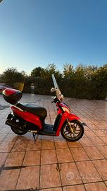 Scooter Kymko peaple one 125