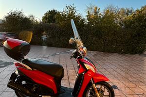 Scooter Kymko peaple one 125