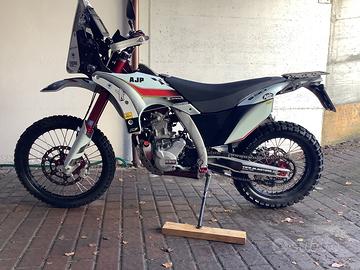 Ajp pr7 650 adventure 4000km