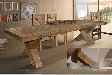 Tavolo in legno vecchio di abete.
