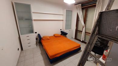 mobile parete da soggiorno o ufficio con divano tr