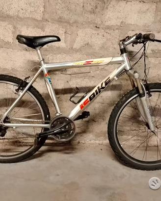 2 MOUNTAIN BIKE RUOTE DA 26 POLLICI 